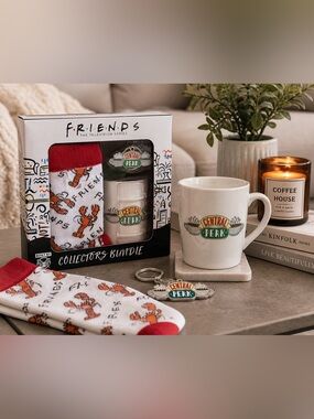 FRIENDS Collectors Bundle | Central Perk Mug + Lobster Socks + Keychain |  NWT